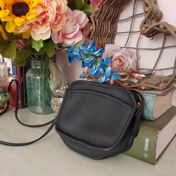 Vintage Coach Black Mini Hadley Crossbody Purse - Picture 3 of 7